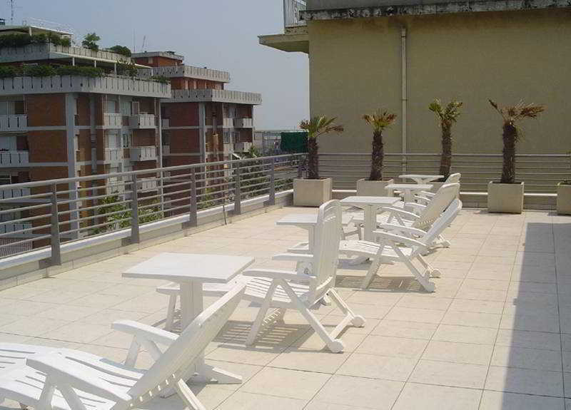 Club Meeting Hotel Rimini Exteriör bild