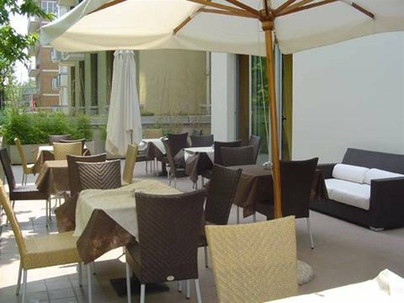 Club Meeting Hotel Rimini Exteriör bild
